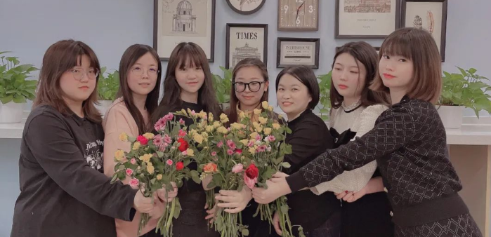 3·8婦女節(jié)——睿服科技鮮花縈繞，美好相伴
